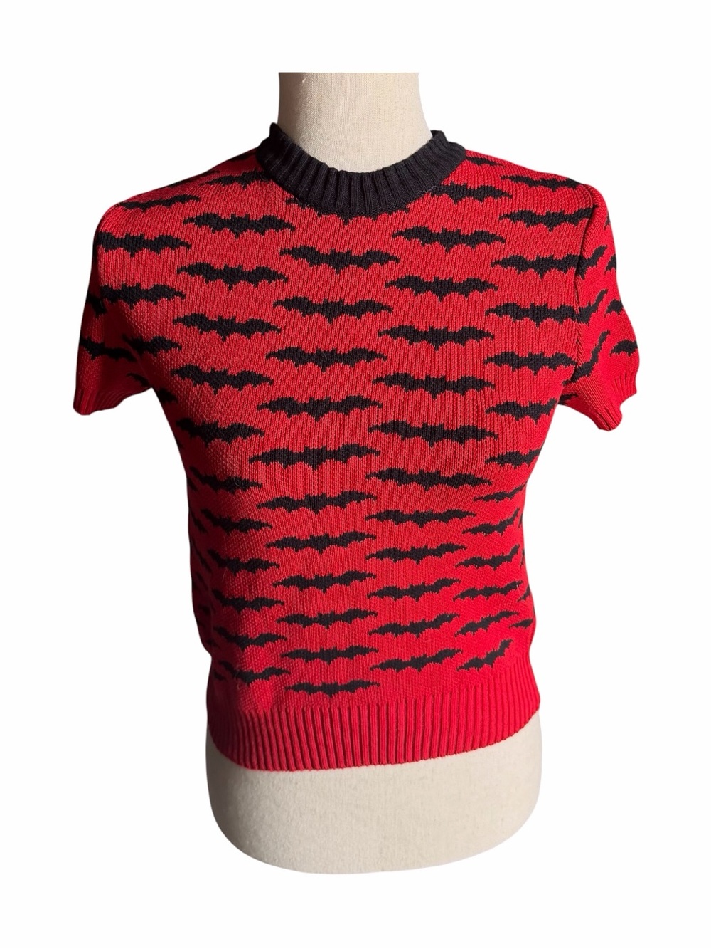 NWOT-Psycho apparel-red sweater with black bats-size small
